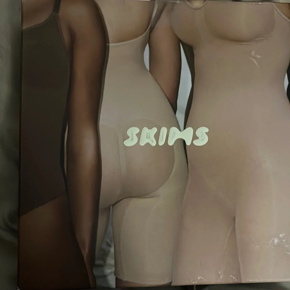 Skims Sculpting Bodysuit Brief with Snaps size LG/XL nude one piece